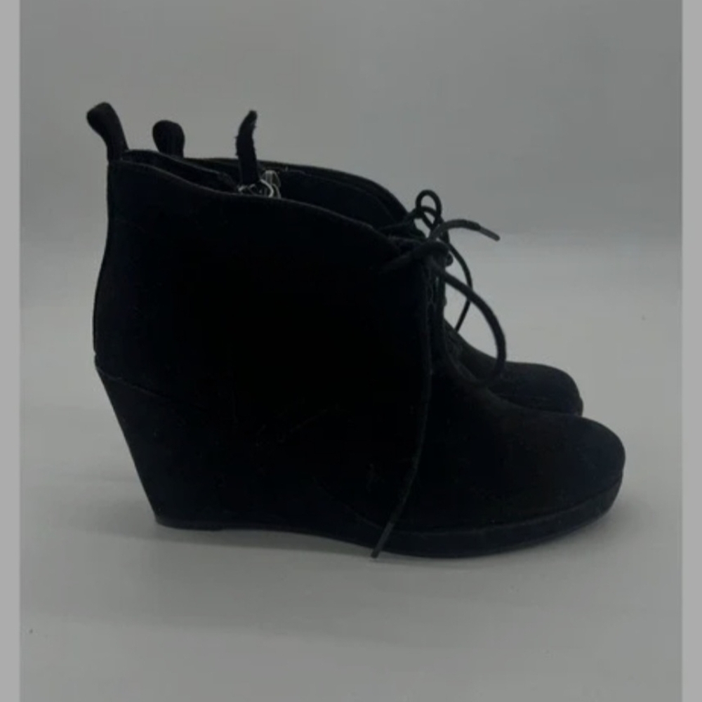 Shiekh Black Lace-Up Wedge Booties